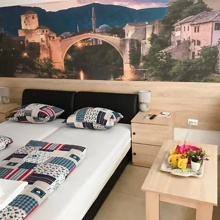 Flower Aparthotel *